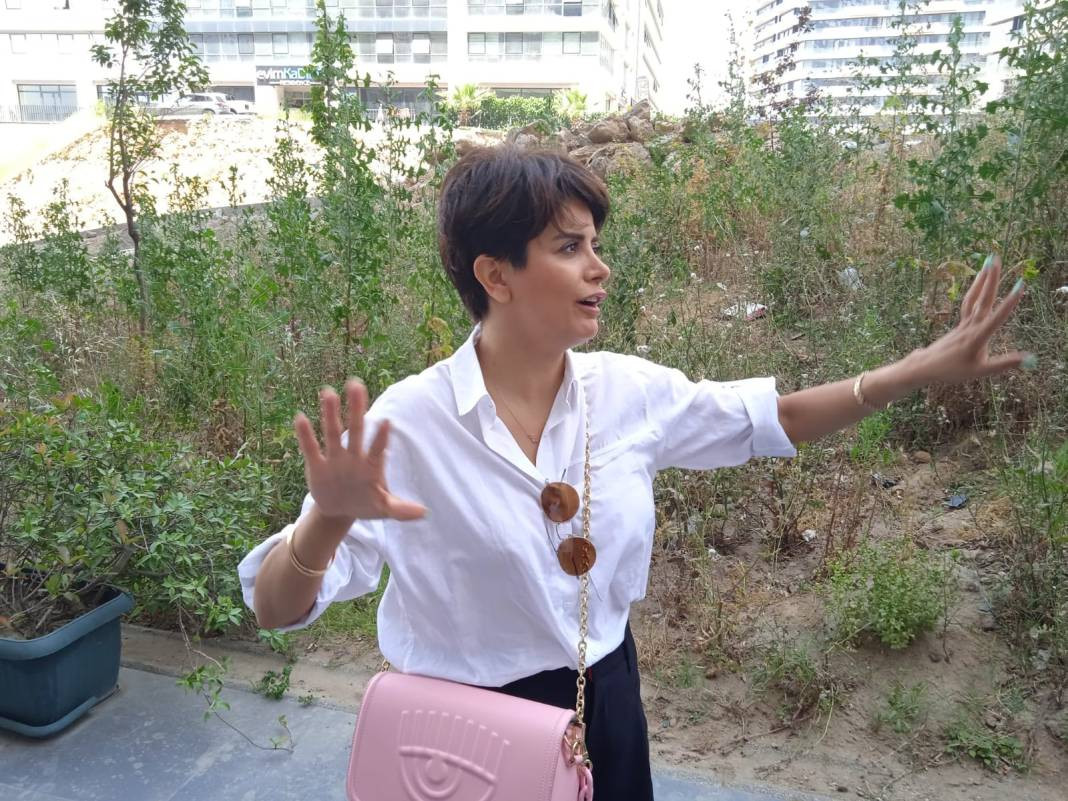 Yer: İstanbul TEM Otoyolu! Metrelerce koştu araçları tek tek durdurup hayatını kurtardı - Resim: 2